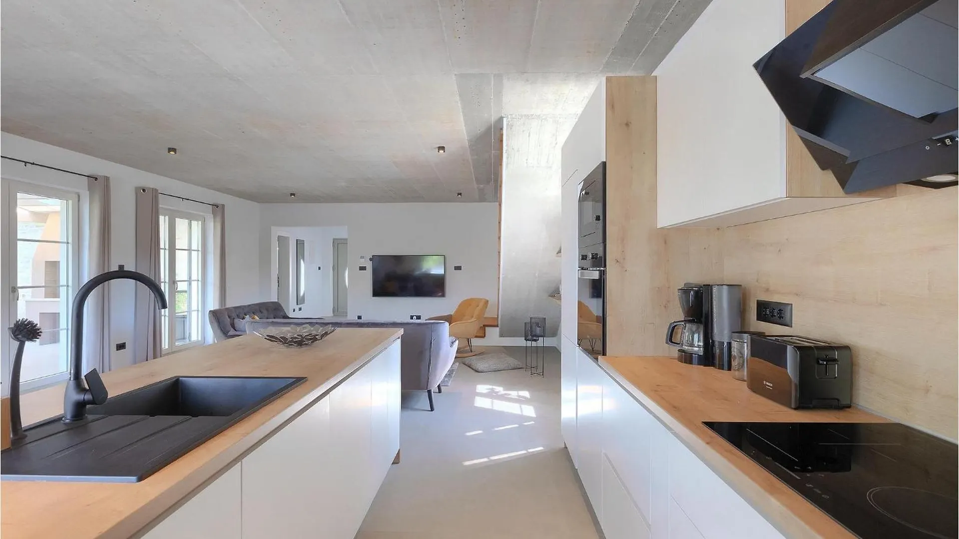 Villa Legro Zuzici 0*,